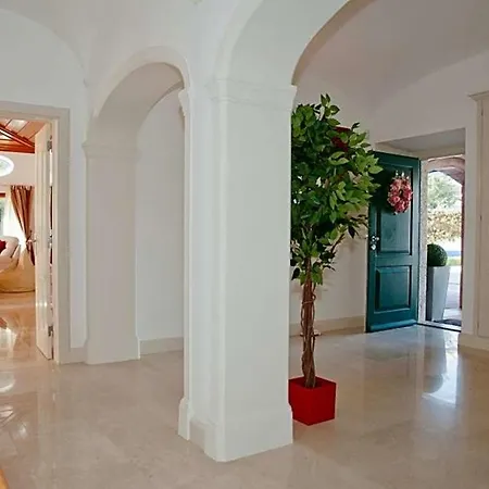 فيلة Olhos De Agua Sleeps 10 Pool Air Con Wifi *