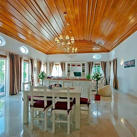 Olhos De Agua Sleeps 10 Pool Air Con Wifi فيلة
