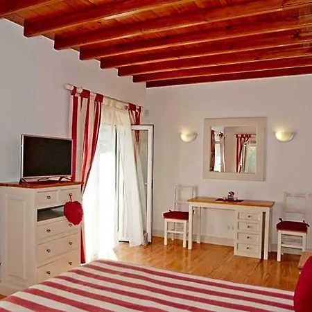 Olhos De Agua Sleeps 10 Pool Air Con Wifi * أولوز داغوا